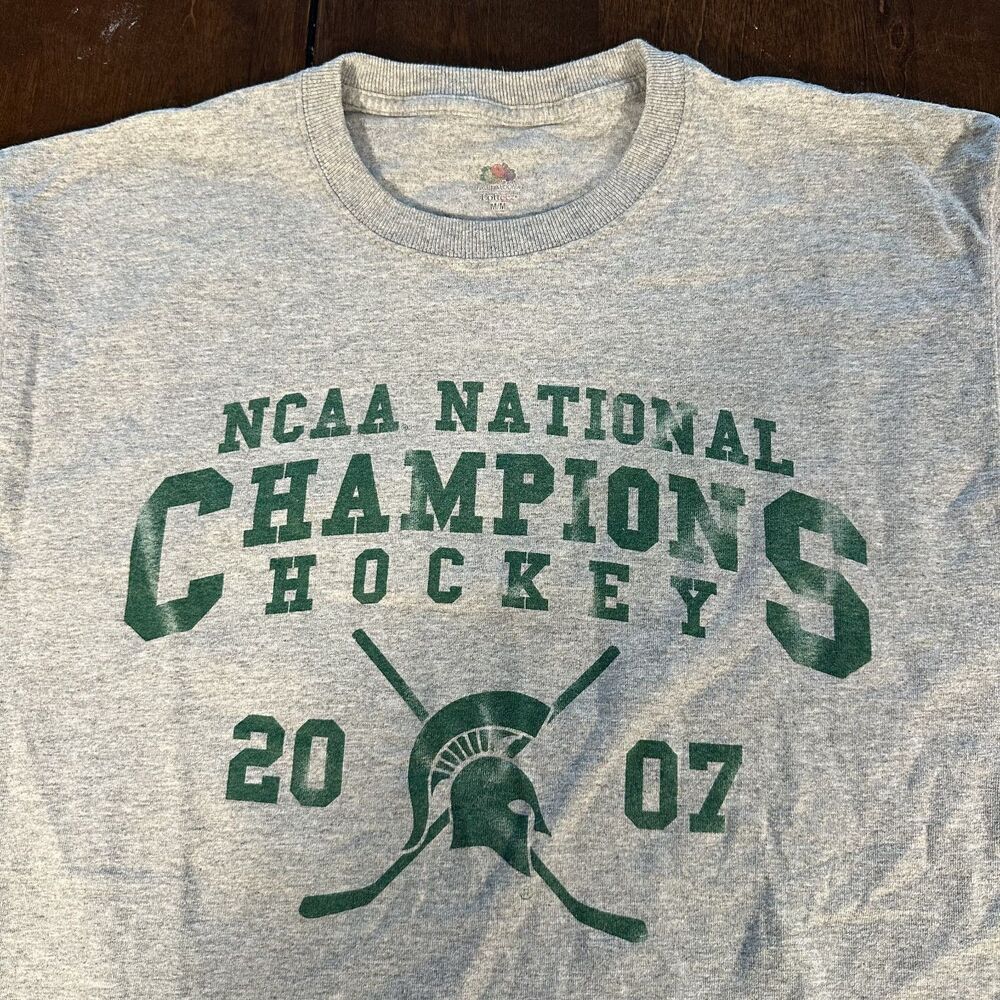 Vintage - Michigan State Spartans - 2007 Hockey National Champions T Shirt - M